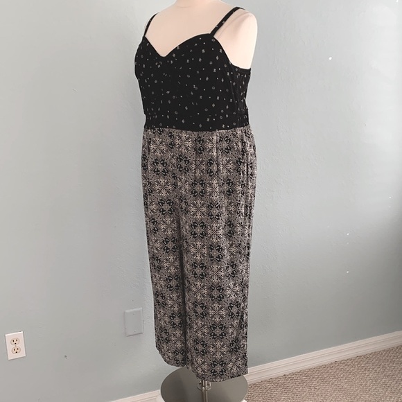Torrid Geo Print Challis Tie Front Culotte Jumpsuit - Picture 8 of 15